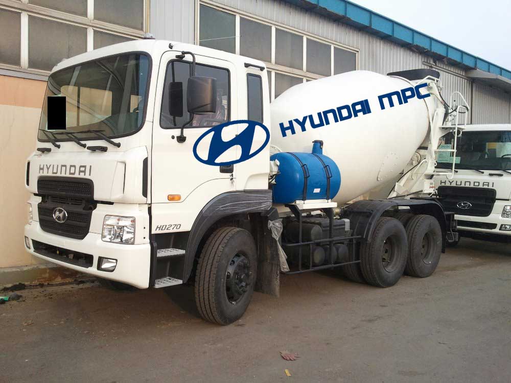 Xe bồn trộn bê tông Hyundai HD270 7 khối
